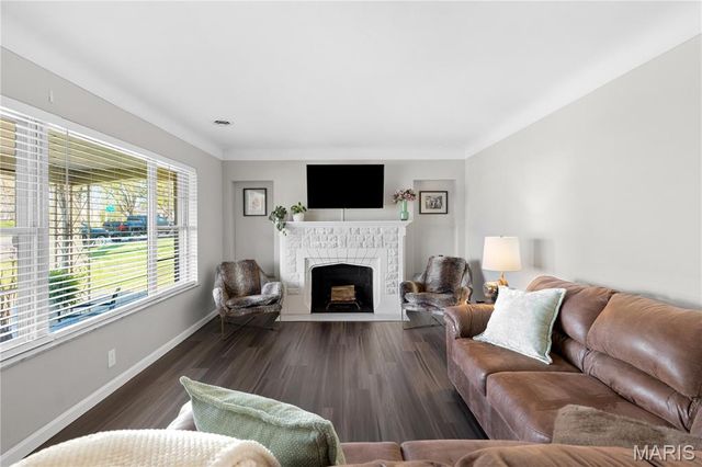 6527 Gramond Drive, St Louis, MO 63123