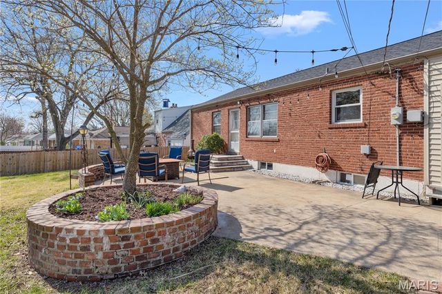 6527 Gramond Drive, St Louis, MO 63123