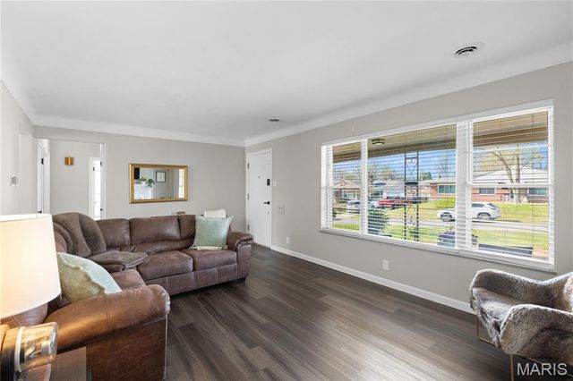 6527 Gramond Drive, St Louis, MO 63123