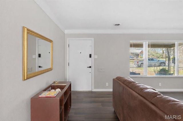 6527 Gramond Drive, St Louis, MO 63123