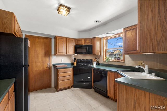 6527 Gramond Drive, St Louis, MO 63123