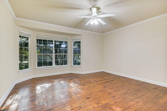 204 Colorado River RD, Georgetown, TX 78633