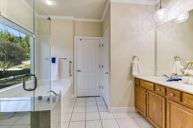 204 Colorado River RD, Georgetown, TX 78633