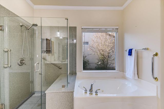 204 Colorado River RD, Georgetown, TX 78633