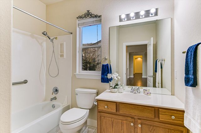 204 Colorado River RD, Georgetown, TX 78633