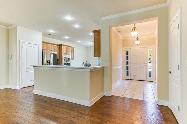 204 Colorado River RD, Georgetown, TX 78633