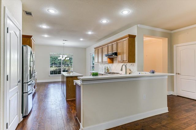 204 Colorado River RD, Georgetown, TX 78633