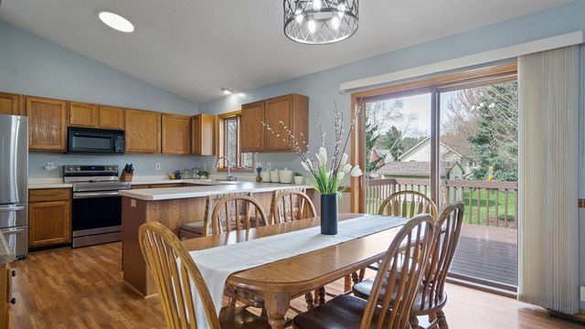 512 Windsor Forest Drive, Altoona, WI 54720