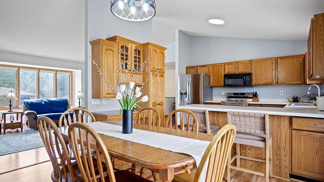 512 Windsor Forest Drive, Altoona, WI 54720