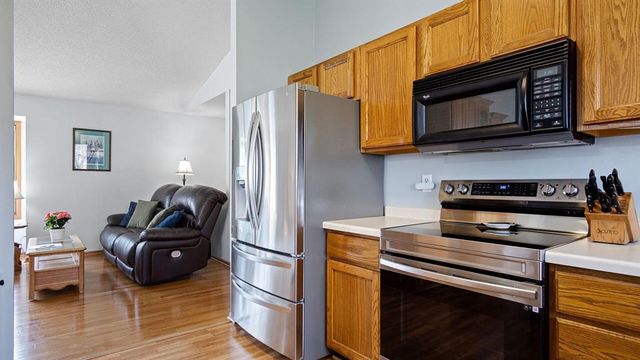 512 Windsor Forest Drive, Altoona, WI 54720