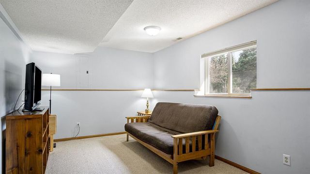 512 Windsor Forest Drive, Altoona, WI 54720