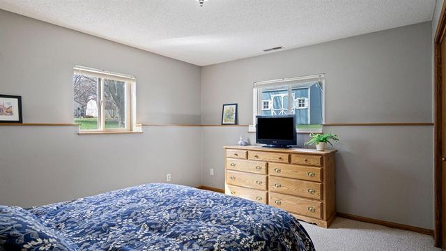 512 Windsor Forest Drive, Altoona, WI 54720