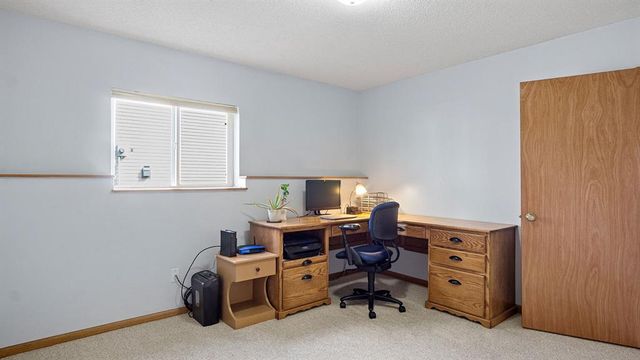 512 Windsor Forest Drive, Altoona, WI 54720