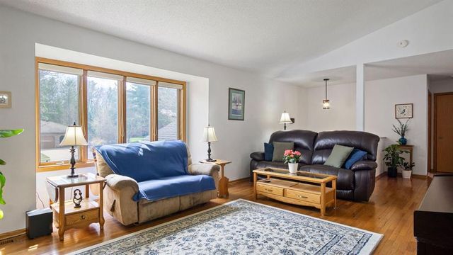 512 Windsor Forest Drive, Altoona, WI 54720