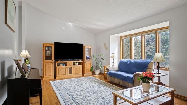 512 Windsor Forest Drive, Altoona, WI 54720