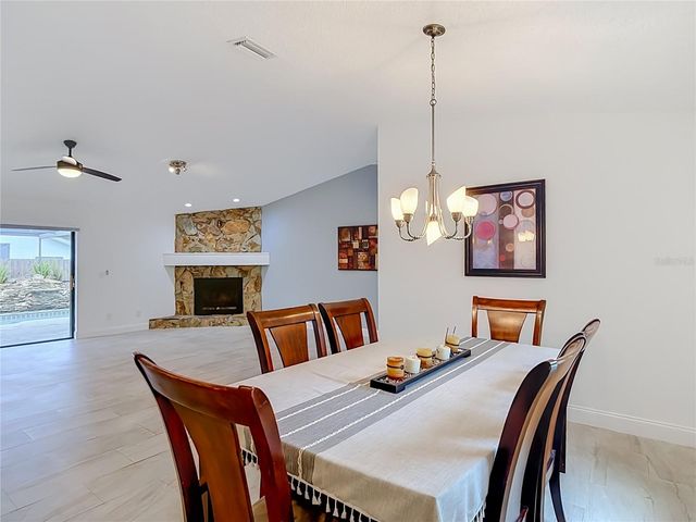 5118 BRYNN MAWR DRIVE, Tampa, FL 33624