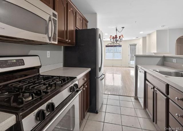 414 Highridge Court, Peekskill, NY 10566