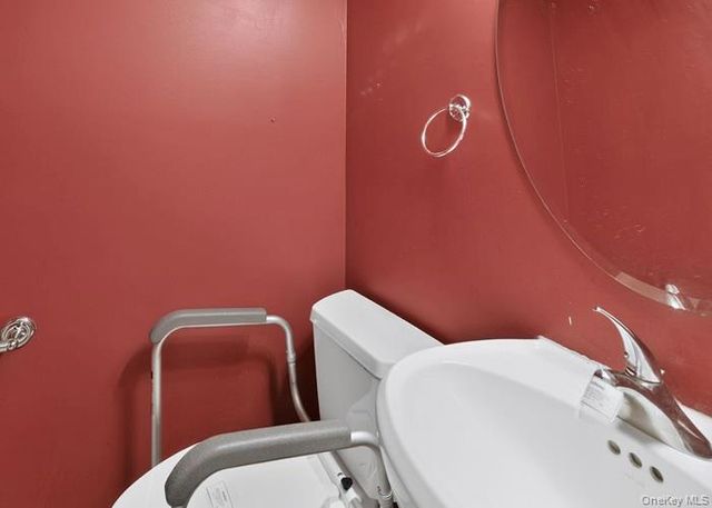 414 Highridge Court, Peekskill, NY 10566