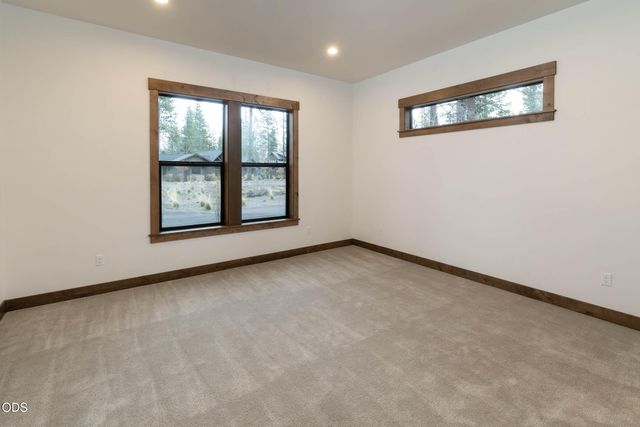 56236 Rockcress Lane 436, Bend, OR 97707
