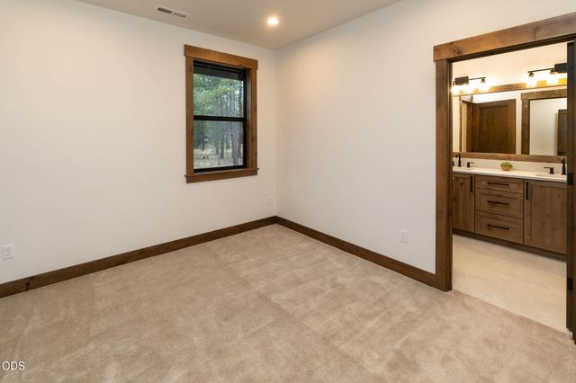56236 Rockcress Lane 436, Bend, OR 97707