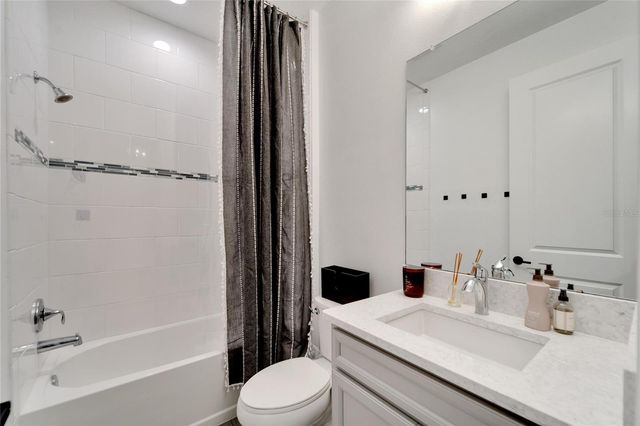 5611 MADRIGAL WAY, Apollo Beach, FL 33572