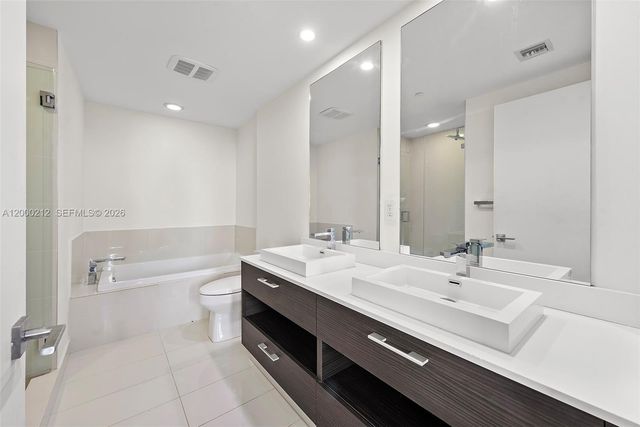 45 SW 9th St 4006, Miami, FL 33130