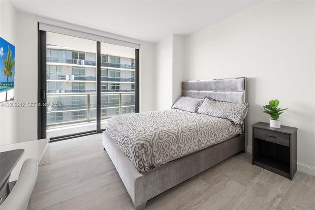 45 SW 9th St 4006, Miami, FL 33130