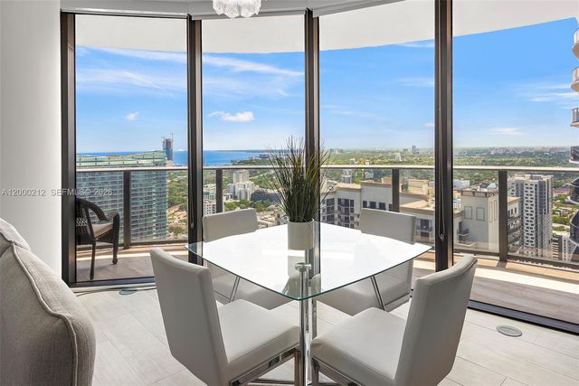 45 SW 9th St 4006, Miami, FL 33130