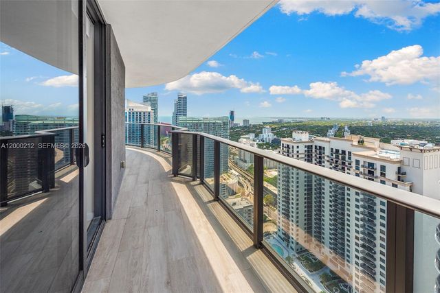 45 SW 9th St 4006, Miami, FL 33130