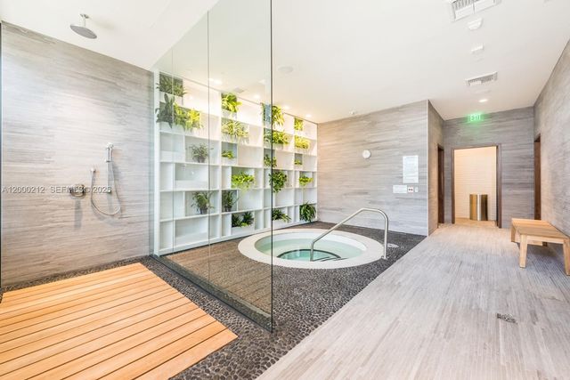 45 SW 9th St 4006, Miami, FL 33130