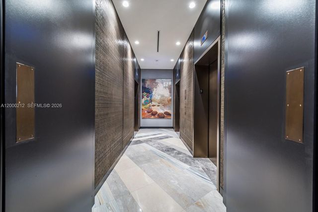 45 SW 9th St 4006, Miami, FL 33130