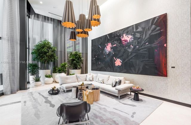 45 SW 9th St 4006, Miami, FL 33130