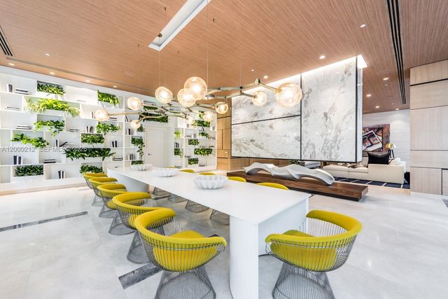 45 SW 9th St 4006, Miami, FL 33130