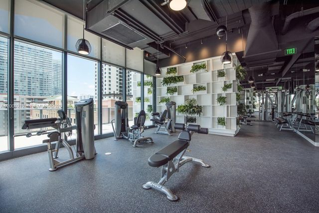 45 SW 9th St 4006, Miami, FL 33130