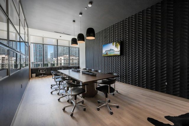 45 SW 9th St 4006, Miami, FL 33130