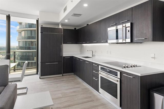 45 SW 9th St 4006, Miami, FL 33130