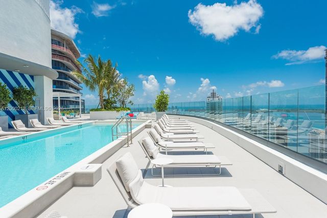 45 SW 9th St 4006, Miami, FL 33130