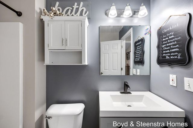 442 Shaw Estates Drive Ne, Rockford City, MI 49341