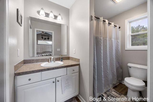 442 Shaw Estates Drive Ne, Rockford City, MI 49341