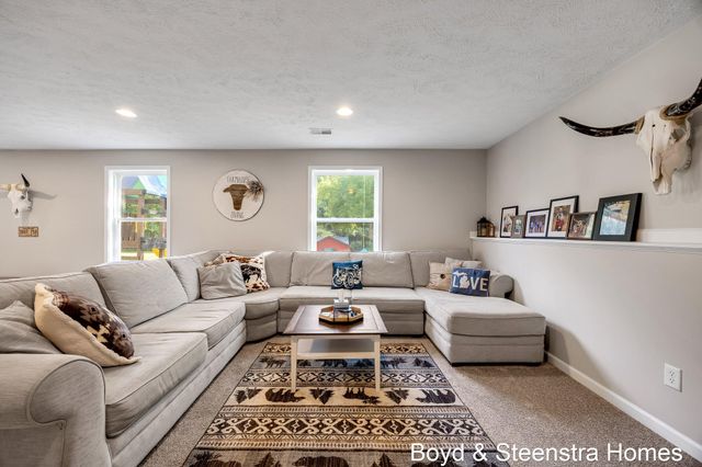 442 Shaw Estates Drive Ne, Rockford City, MI 49341