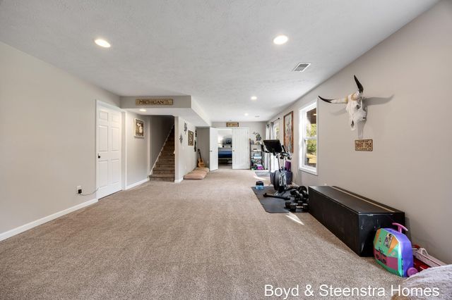 442 Shaw Estates Drive Ne, Rockford City, MI 49341