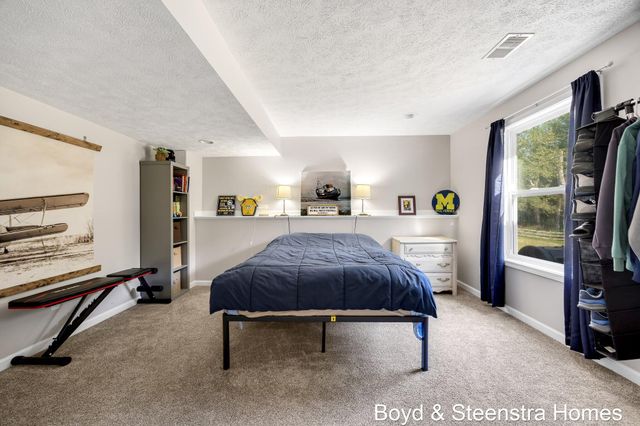 442 Shaw Estates Drive Ne, Rockford City, MI 49341