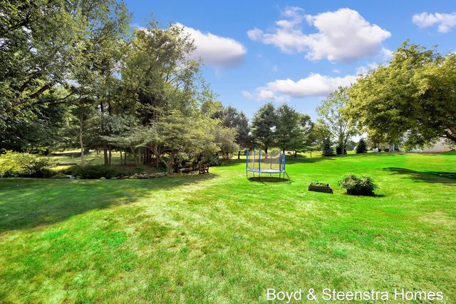 442 Shaw Estates Drive Ne, Rockford City, MI 49341