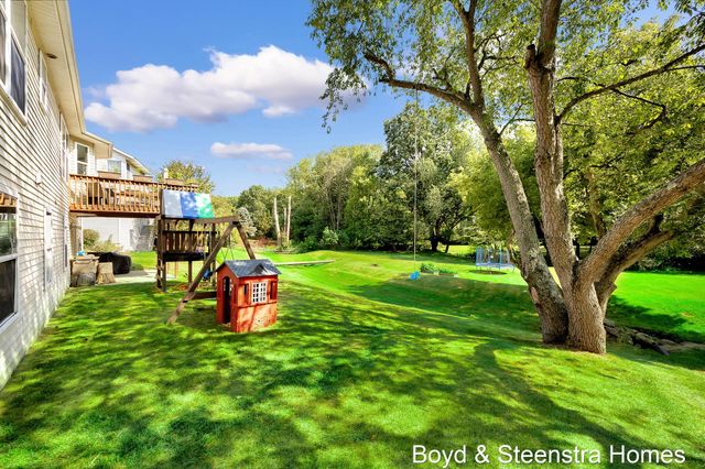 442 Shaw Estates Drive Ne, Rockford City, MI 49341