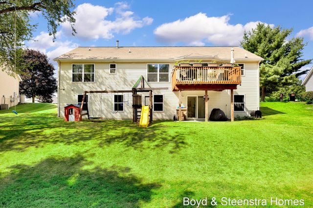 442 Shaw Estates Drive Ne, Rockford City, MI 49341