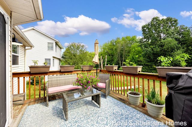 442 Shaw Estates Drive Ne, Rockford City, MI 49341