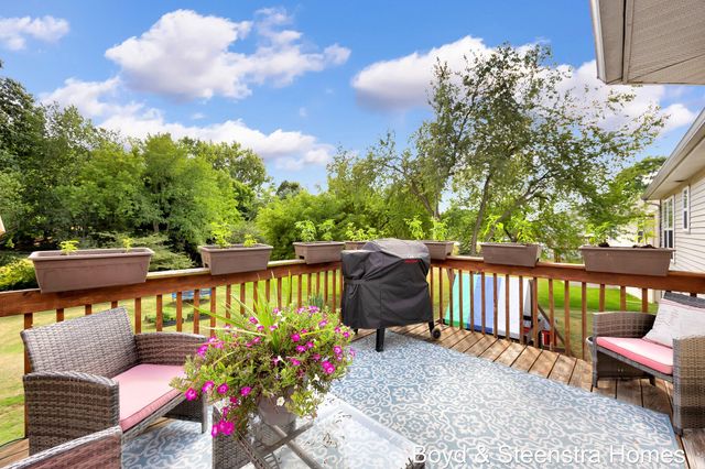 442 Shaw Estates Drive Ne, Rockford City, MI 49341