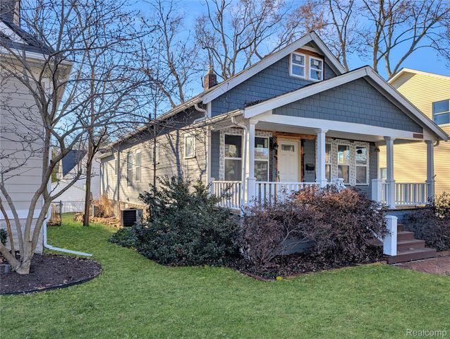 909 Hilldale Drive, Royal Oak, MI 48067