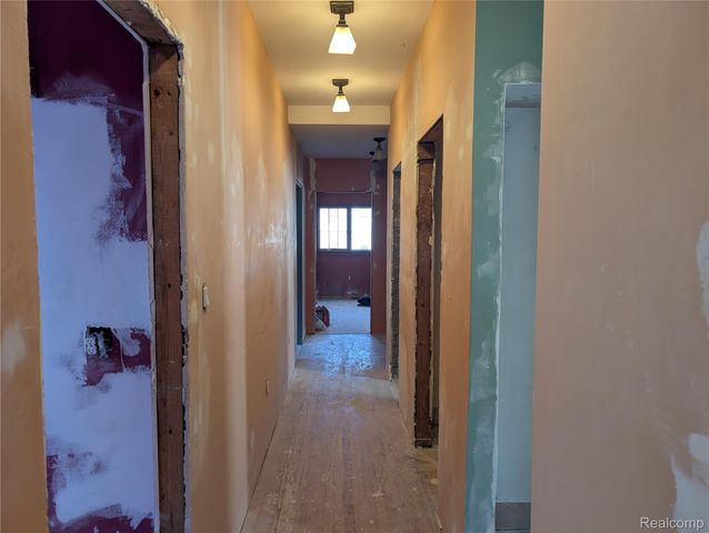 909 Hilldale Drive, Royal Oak, MI 48067