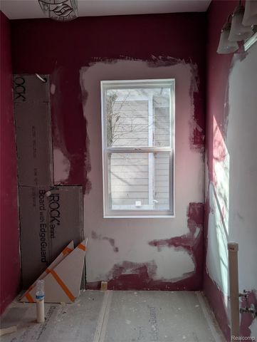 909 Hilldale Drive, Royal Oak, MI 48067